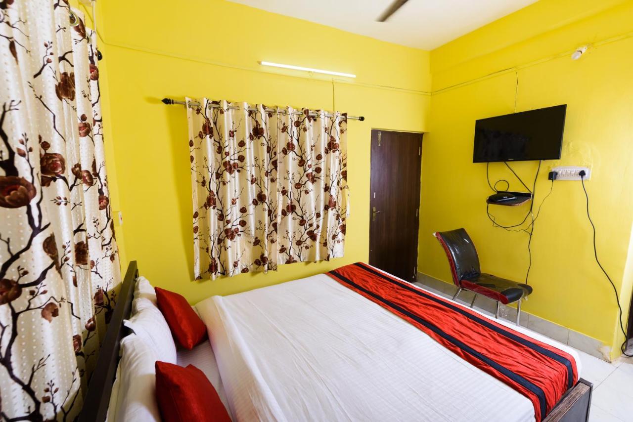 Sterling Baishakhi Hotel Kolkata Exterior photo